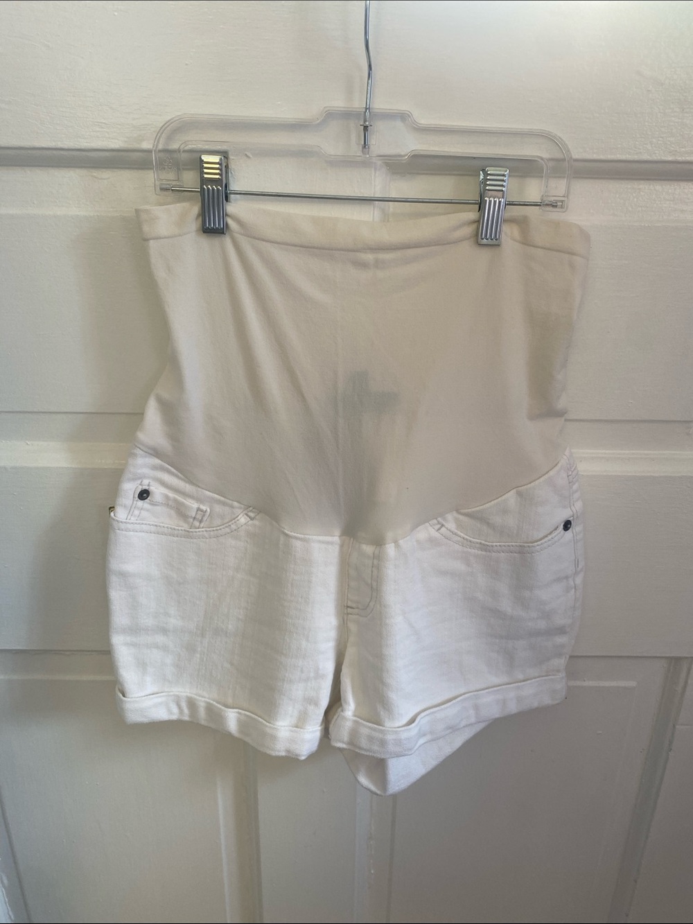 A Pea in the Pod  White Maternity Shorts with Stretch Panel